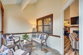 Downtown Gatlinburg Condo w/ Mountain-view Balcony