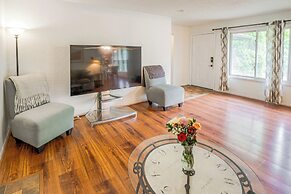 Pet-friendly St Paul Home: Fireplace & Office Area