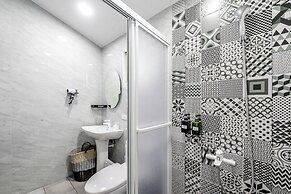 L.M.S B&B GLAMPING