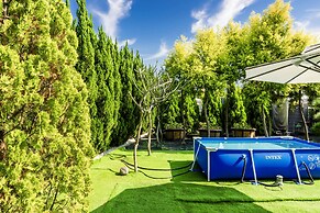 L.M.S B&B GLAMPING