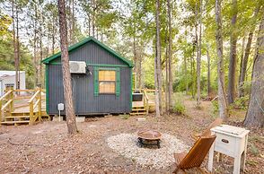 Cozy Onalaska Cabin ~ 2 Mi to Lake Livingston!