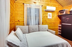 Cozy Onalaska Cabin ~ 2 Mi to Lake Livingston!