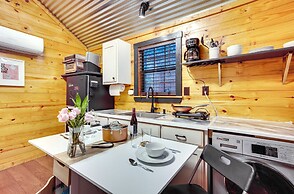 Cozy Onalaska Cabin ~ 2 Mi to Lake Livingston!
