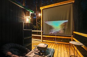 Cozy Onalaska Cabin ~ 2 Mi to Lake Livingston!