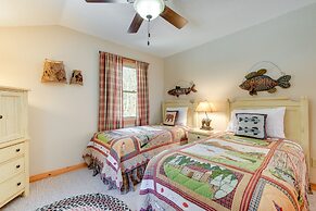 Rustic Cabin on Hemphill Creek w/ Fire Pit & Grill