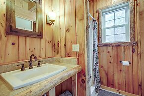 Rustic Retreat: Walk to Great Sacandaga Lake!