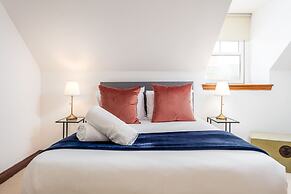 Cromwell Corner - Donnini Apartments