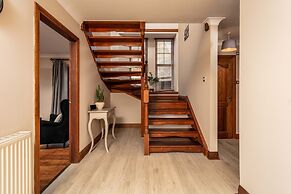 Cromwell Corner - Donnini Apartments