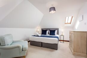 Cromwell Corner - Donnini Apartments