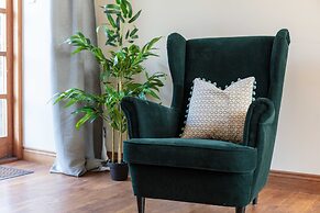 Cromwell Corner - Donnini Apartments