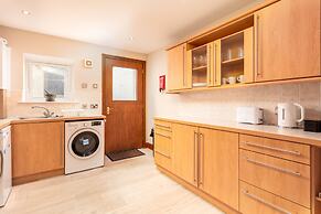 Cromwell Corner - Donnini Apartments