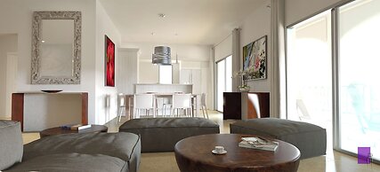 Superb 3-bed Designer Apartment