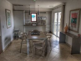 Superb 2-bedroom Designer Apartment