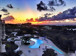 Stunning 2 brm Designer View Condo in Maho