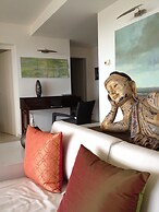 Stunning 2 brm Designer View Condo in Maho