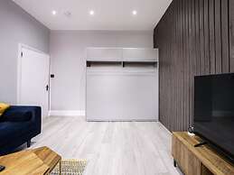 Modern Apartment Near Wembley Stadium