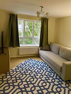 Impeccable 2-bed Apartment in London