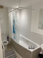 Impeccable 2-bed Apartment in London