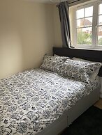 Impeccable 2-bed Apartment in London