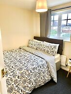 Impeccable 2-bed Apartment in London