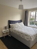 Impeccable 2-bed Apartment in London