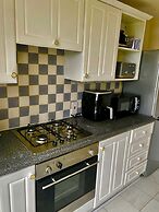 Impeccable 2-bed Apartment in London