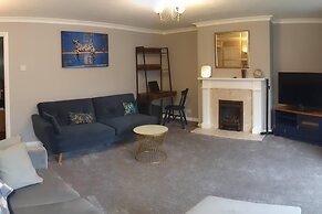Spacious 2-bedroom Family Flat in Iver Heath