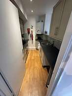 Charming Studio in Bond Street