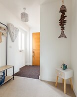 Wee Jules By The Sea