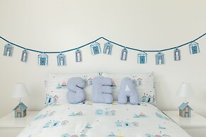 Wee Jules By The Sea