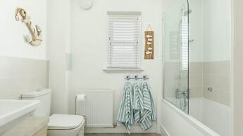 Wee Jules By The Sea