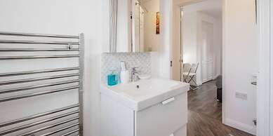 Captivating 2-bed Apartment in Grays