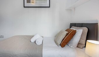 Captivating 2-bed Apartment in Grays