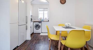 Captivating 2-bed Apartment in Grays