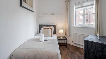 Captivating 2-bed Apartment in Grays