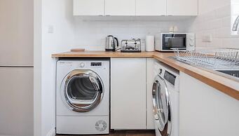 Captivating 2-bed Apartment in Grays