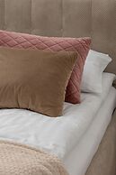 Comfy Apartment Opolska by Renters