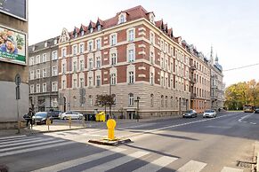 Comfy Apartment Opolska by Renters