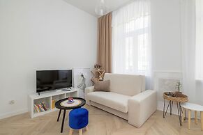 Comfy Apartment Opolska by Renters