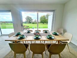 Spacious & Luxurious 5 bedrooms House