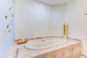 Green Bay Condos golf and garden views