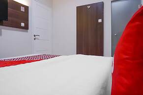 Super OYO 93287 Pioneer Pasar Baru