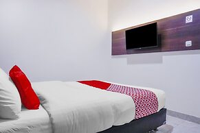 Super OYO 93287 Pioneer Pasar Baru