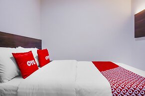 Super OYO 93287 Pioneer Pasar Baru