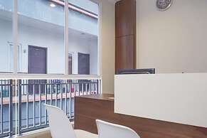 Super OYO 93287 Pioneer Pasar Baru