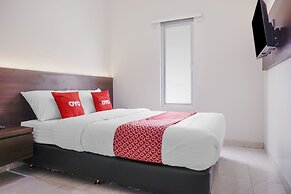 Super OYO 93287 Pioneer Pasar Baru