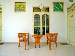 OYO 93295 Wisma Aluh AmbakNearPantai batu lima Asbullah tmbngn