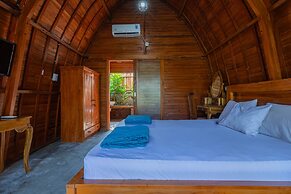 Kubu Selat Villa and Glamping