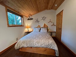 Blue Spruce Apartment