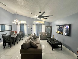 Grand Family Superior 4BD House Near Disney Parks